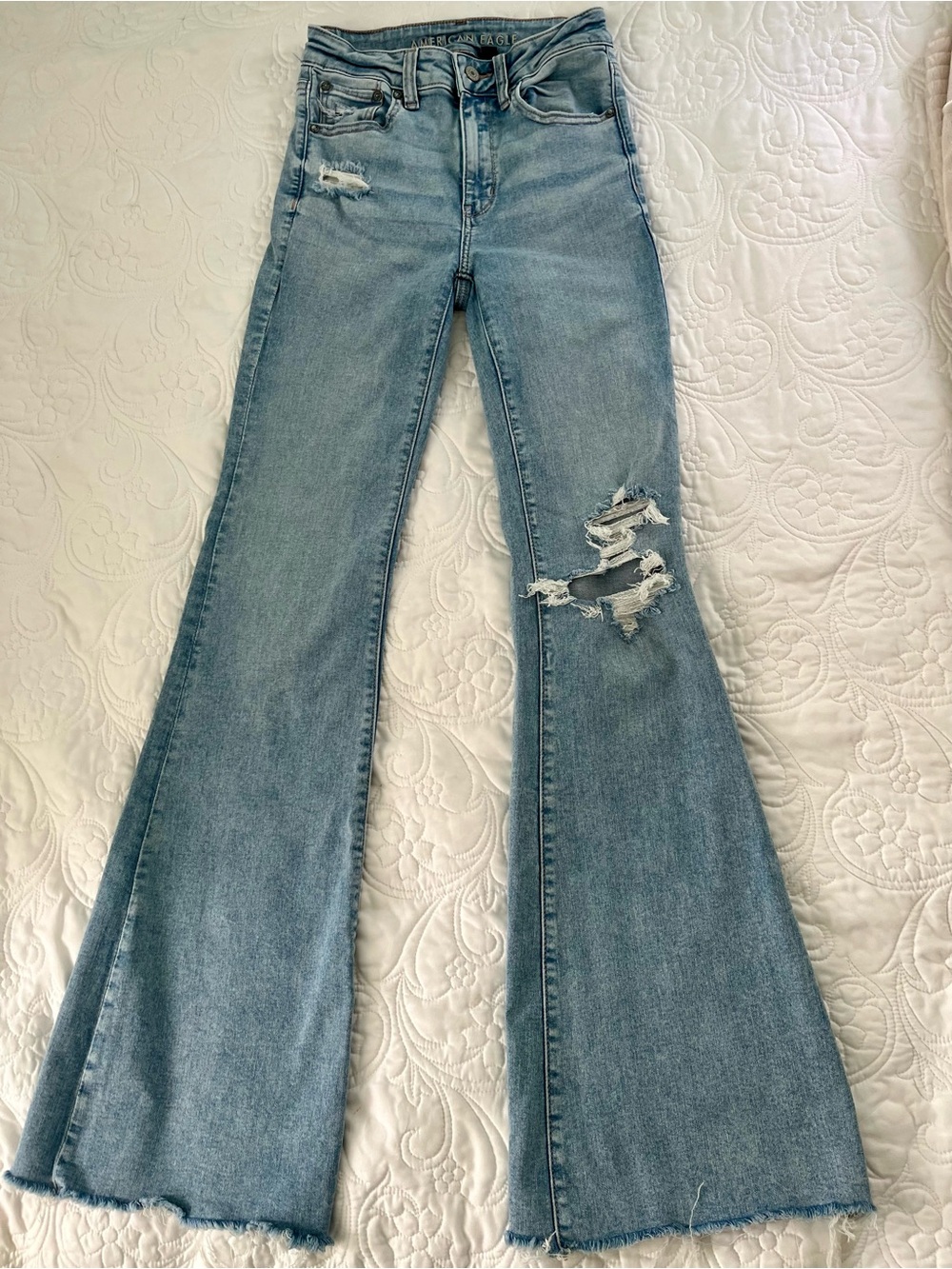 American Eagle Outfitters Light Blue Distressed Flare Jeans Size 2 Tall